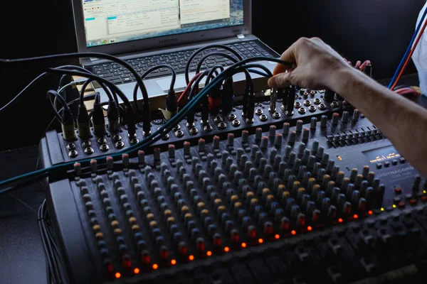 Sound Engineer Plugging Jack Audio Cable Studio Mixer — Stock Photo, Image