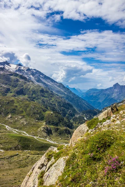 Carretera Alta Montaña Través Del Paso Susten Los Alpes Suizos —  Fotos de Stock