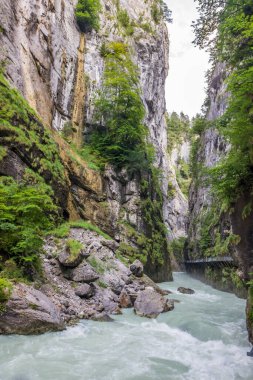 İsviçre 'de Berner Oberland' da Aare Vadisi