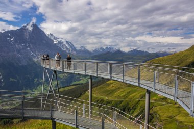 Grindewald Vadisi ve İsviçre 'nin ilk bakış açısı güneşli bir günde