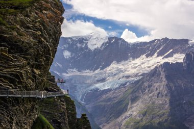 Grindewald Vadisi ve İsviçre 'nin ilk bakış açısı güneşli bir günde