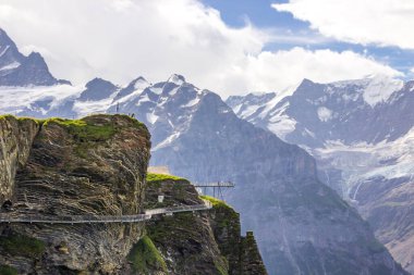Grindewald Vadisi ve İsviçre 'nin ilk bakış açısı güneşli bir günde