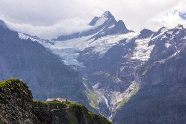 Grindewald Vadisi ve İsviçre 'nin ilk bakış açısı güneşli bir günde