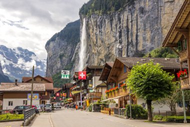 İsviçre 'nin Berner Oberland kentindeki Lauterbrunnen Vadisi