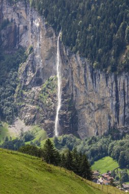 İsviçre 'deki Lauterbrunnen Vadisi' nde yaz