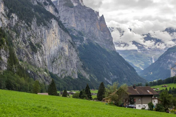 Sviçre Deki Lauterbrunnen Vadisi Nde Yaz — Stok fotoğraf