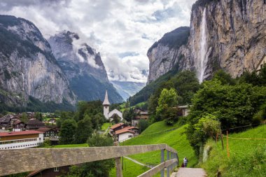 İsviçre 'deki Lauterbrunnen Vadisi' nde yaz