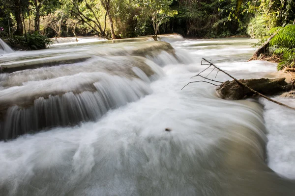Kouang XI Falls sahne