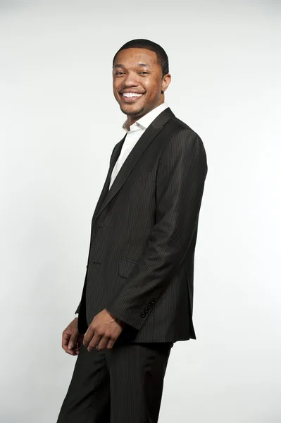 Hivatalos öltözék fekete férfi nevetve — Stock Fotó
