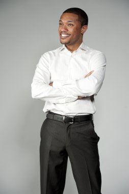 Çekici mutlu profesyonel genç erkek siyah