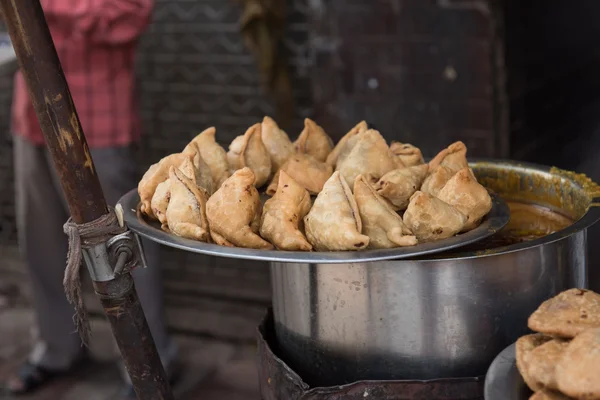 Sıcak Samosas Yapılmakta
