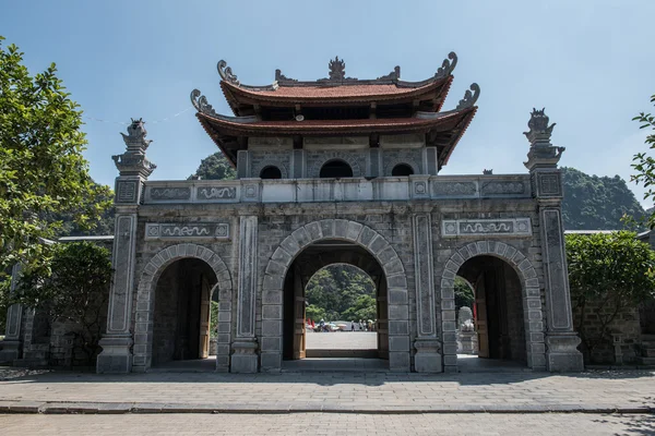Hoa Lu'ya giriş — Stok fotoğraf