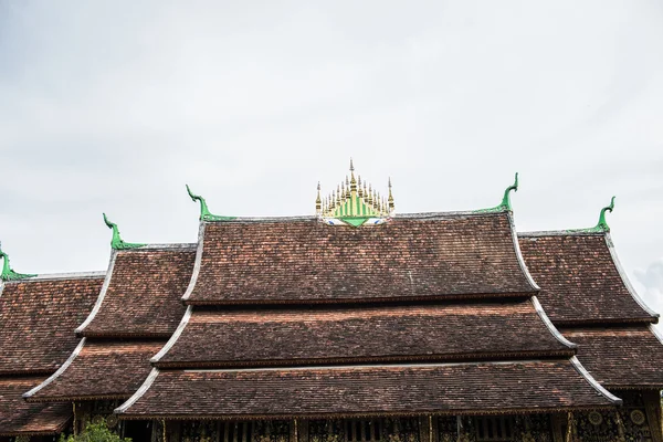 Telhado de Wat Xieng Thong — Fotografia de Stock