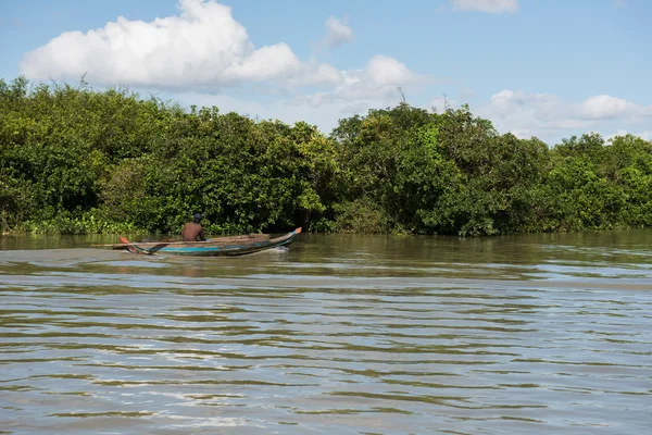 Fishing on Siem Reap River — Stock Photo, Image