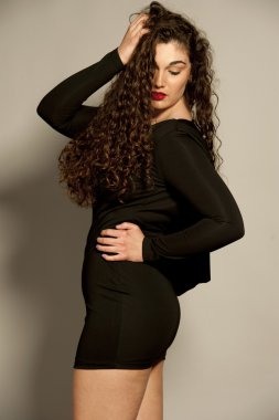 Muhteşem genç esmer siyah