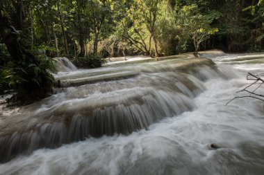 Kouang XI şelalelerine ziyaret