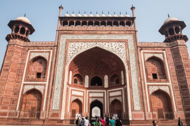 Farsça mimarisinde büyük kapı