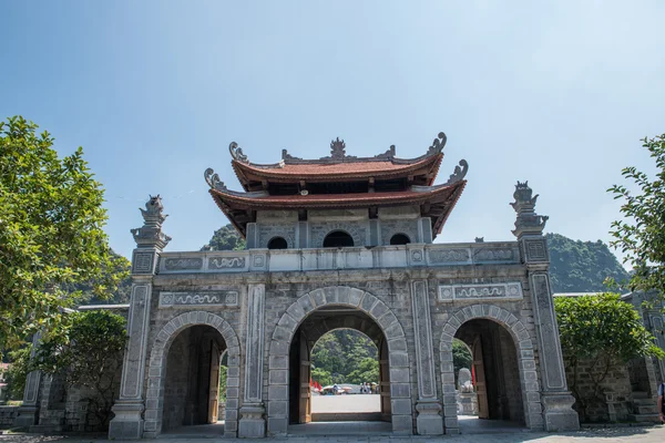 Reis naar de oude hoofdstad Hoa Lu — Stockfoto