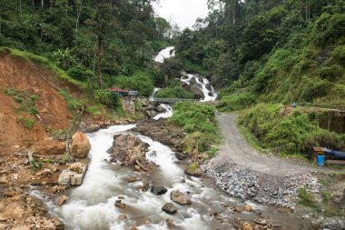 Tepelerden Şelale Kursu