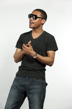 Mutlu kalça Afro-Amerikan erkek