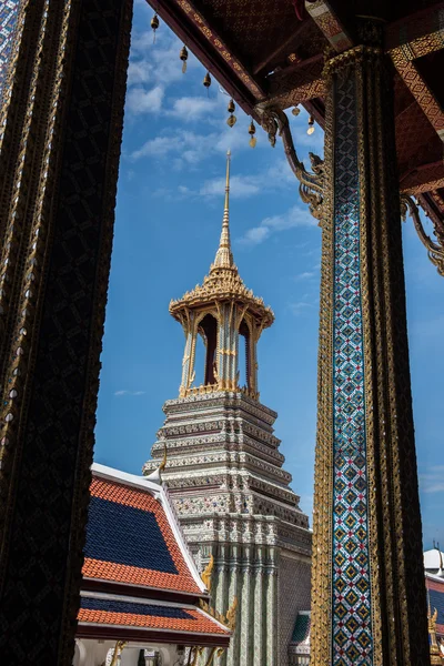 Torre del Tempio a Phra Borom Maha Ratchawang — Foto Stock