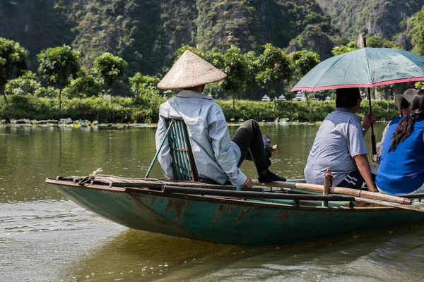 Boat Ride in Tam Coc — Stock Photo, Image