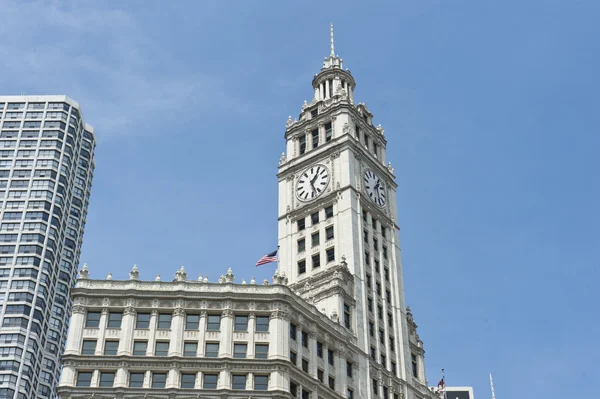 Arquitectura blanca de rascacielos — Foto de Stock