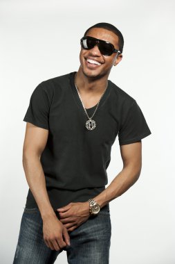 Mutlu kalça Afro-Amerikan erkek