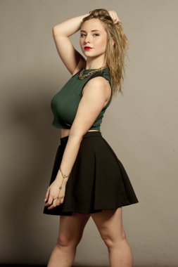 Busty muhteşem genç esmer