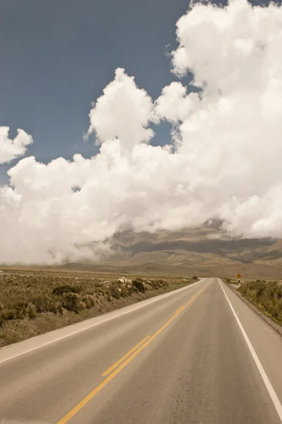 Karayolu: Arequipa yakınındaki — Stok fotoğraf