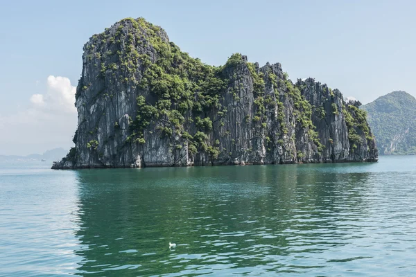 Large limestone karsts formation — Stock Photo, Image