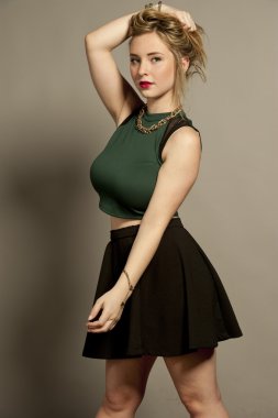 Busty muhteşem genç esmer