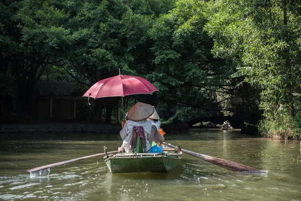 Exotic Trip to Tam Coc — Stock Photo, Image