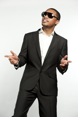 Vogue stilini resmi siyah erkek