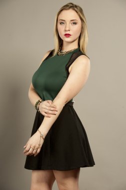 Busty muhteşem genç esmer