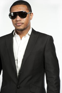 Vogue stilini resmi siyah erkek