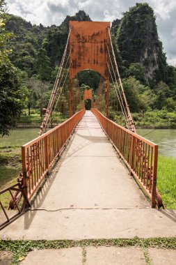 Nam Song Nehri Köprüsü