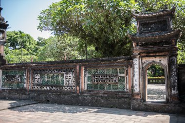 Tam Coc Hoa Lu içinde