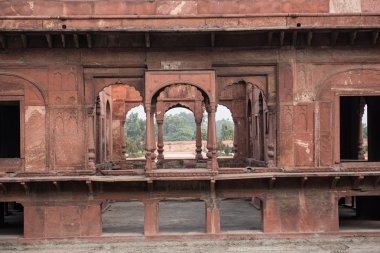 Zafer'in Mahal ile kırmızı kumtaşı