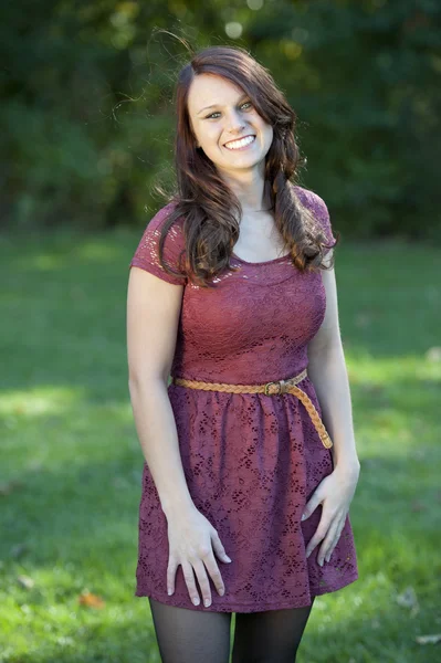 Young brunette girl posing — Stock Photo, Image