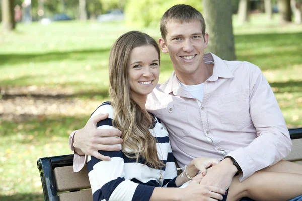 Young Happy Couple — Stock Photo, Image