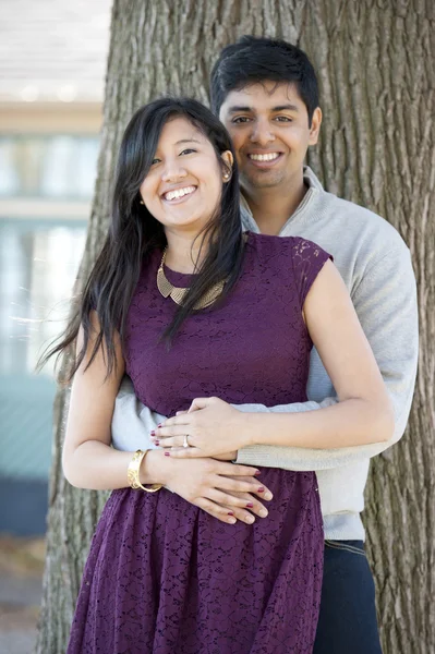 Joven pareja india feliz — Foto de Stock