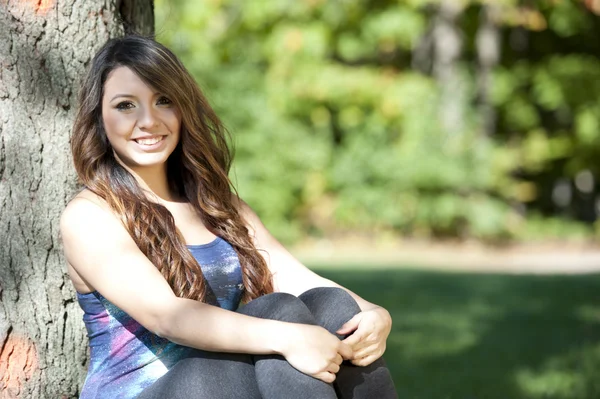 Chica joven feliz — Foto de Stock