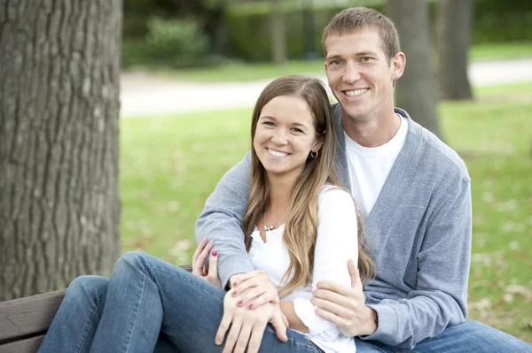 Young Happy Couple — Stock Photo, Image
