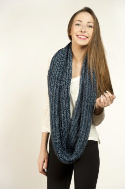 Genç mutlu Trendy esmer