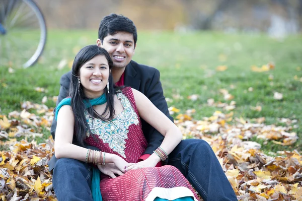 Young Happy Indian Couple — Stock Photo, Image