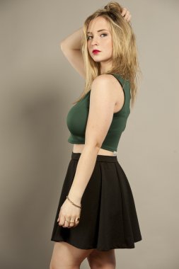 Busty muhteşem genç sarışın