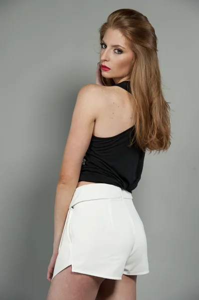 Fastuos tineri bruneta model — Fotografie, imagine de stoc