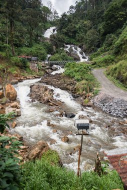 Kallar Vattiyal güzel şelale