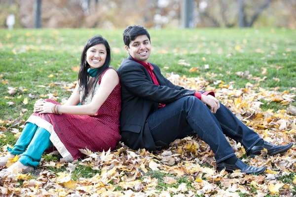 Young Happy Indian Couple — Stock Photo, Image